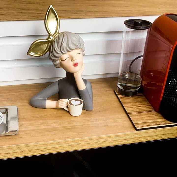 Busto Decorativo Lili Max Café Estatueta